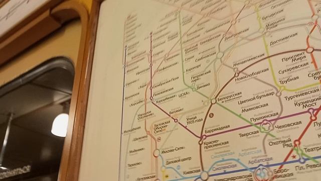 парад поездов метро на кольцевой линии в Москве - Ретропоезд 18 мая 2025 года 10:10:25