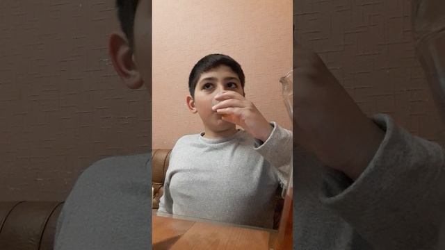Я выпил 5 кружек очень-очень кислого сока.😣😣😲🤯🤯🤯😱😱 жесть.....