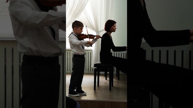 Сурок Л. Бетховен, Петрушка И. Брамс, файл 0431