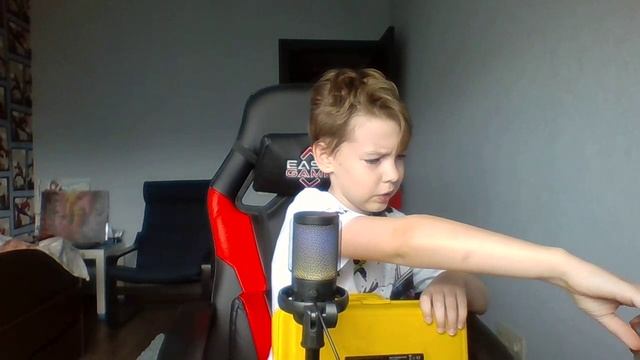 распаковка подарков (не фейк очень интересно)