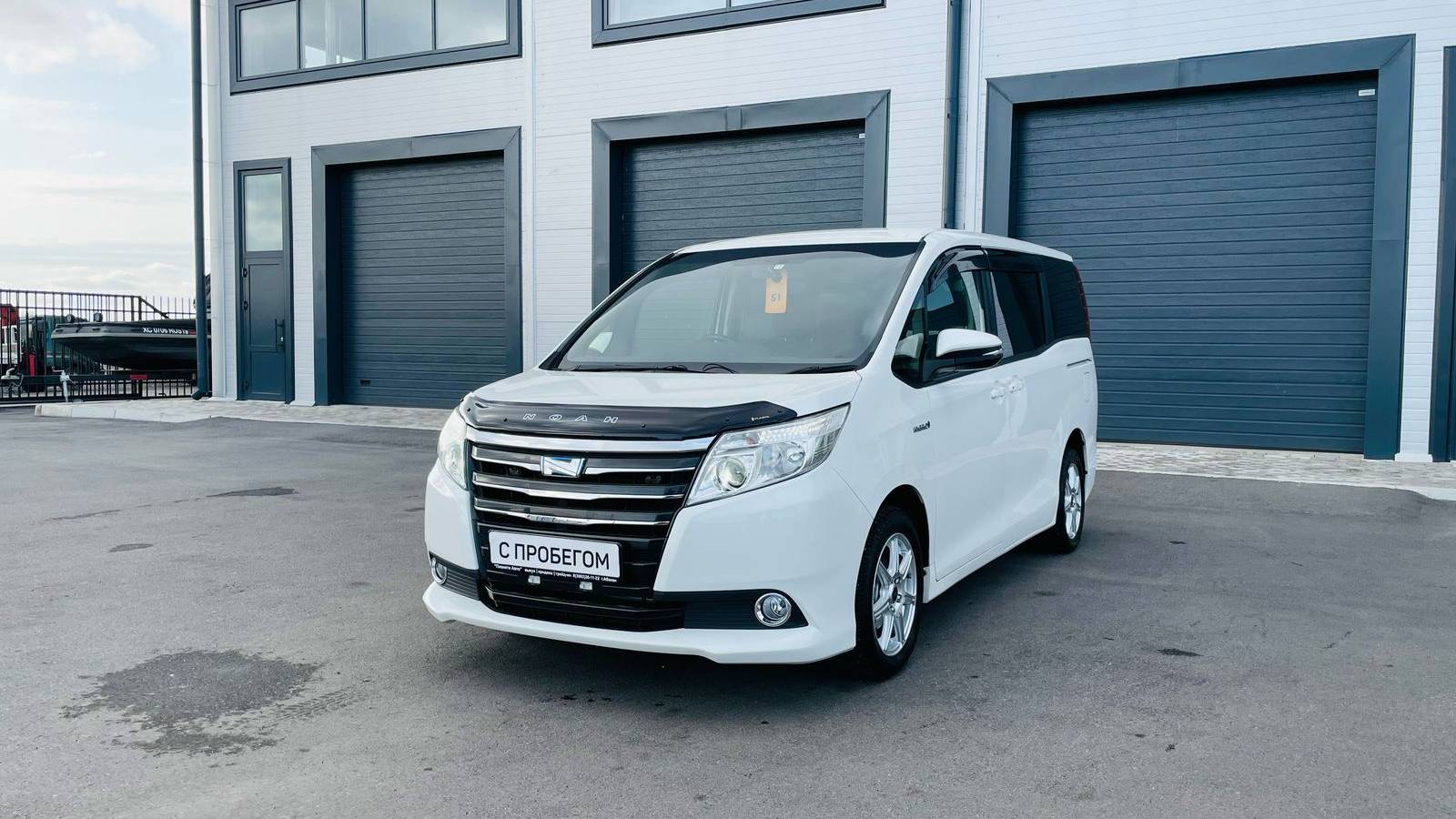 Toyota Noah, 2014 год