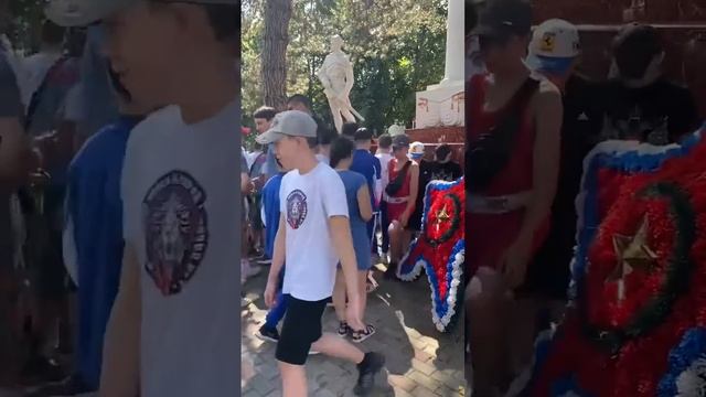 @Олимпийский чемпион по боксу Тищенко Евгений возложе