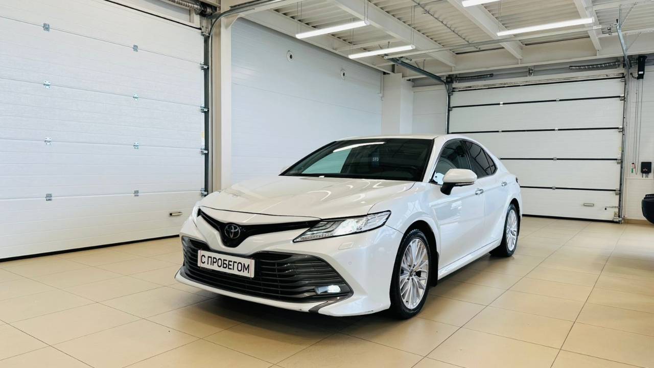 Toyota Camry, 2019 год