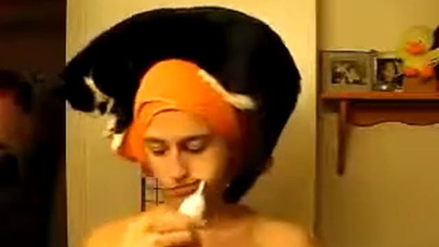 1) Кот Шапка Мономаха