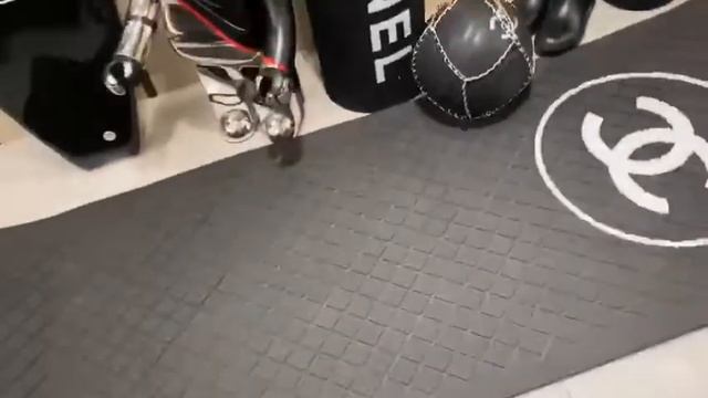 Коврик для йоги Chanel