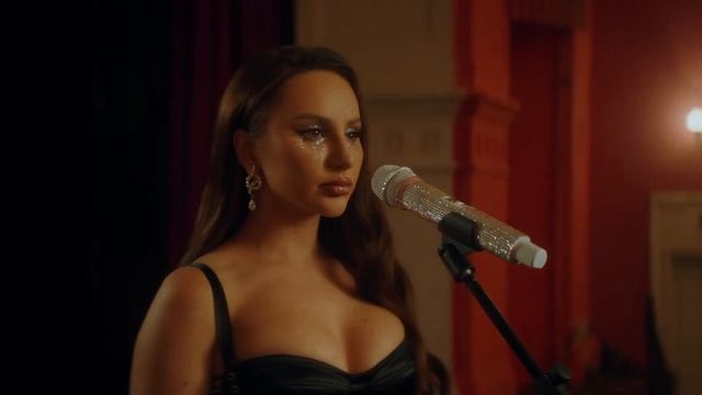 anna-asti-feniks_275294.mp4