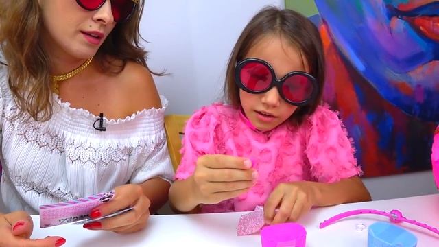 [Viki Show]ВИКА ДОЖДАЛАСЬ Гигантских ЛОЛ с Питомцами Бигги Петс Eye Spy Biggie Pets LOL / Вики Шоу