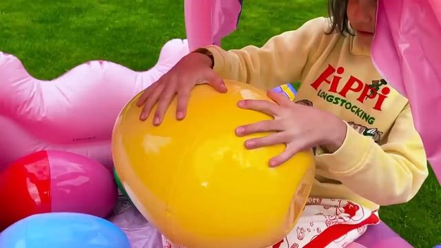 Мистер Макс Макс и Катя играют в Easter Hunt челлендж