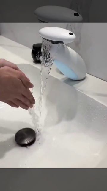 Современный смеситель