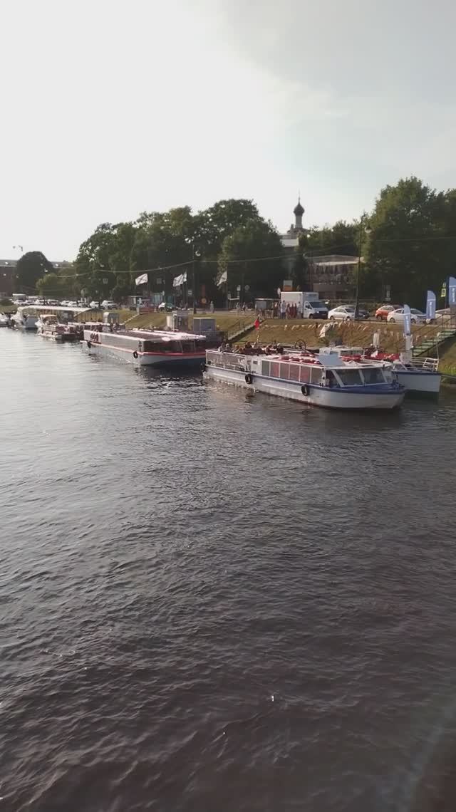 Вид на Неву с Иоанновского моста, Петербург. 25 июля 2024.