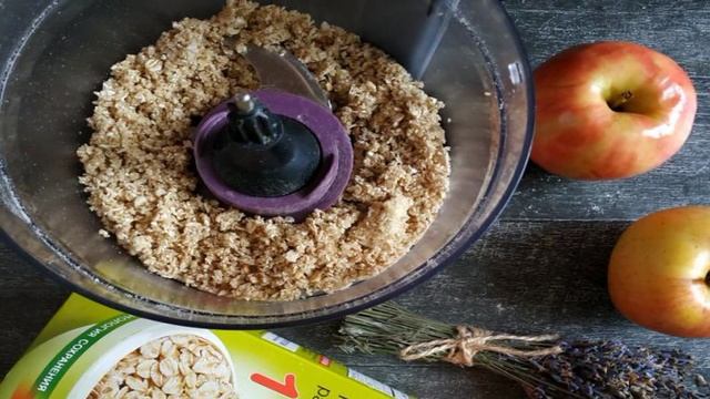 Яблочный крамбл из овсяных хлопьев