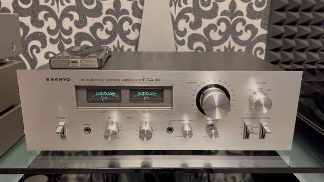 Усилитель SANYO DCA 30 + акустика ALR NUMMER 5 (2-е видео)
