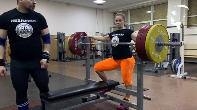Тріцепс і Жим лежа вузьким хватом