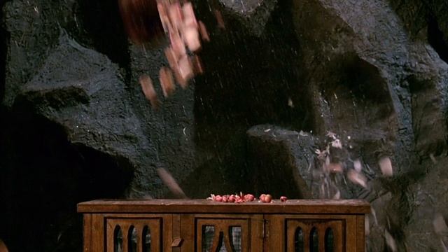 ДЖЕКИ ЧАН против ФАНАТИКОВ. Доспехи Бога. 1986