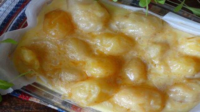 Картофель запеченный в яично-молочной заливке с сыром