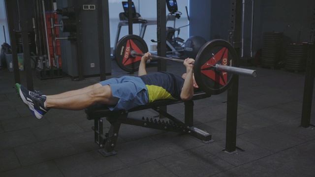 Жим штанги на скамье без ног/ legless bench press