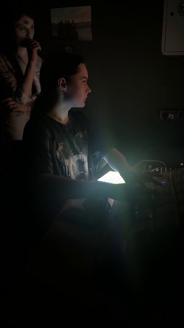 Зона отчуждения за пультом🖤