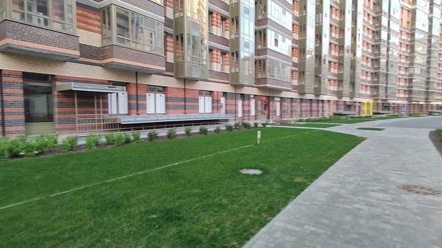 Двор жилого квартала Приморский от Мегалит