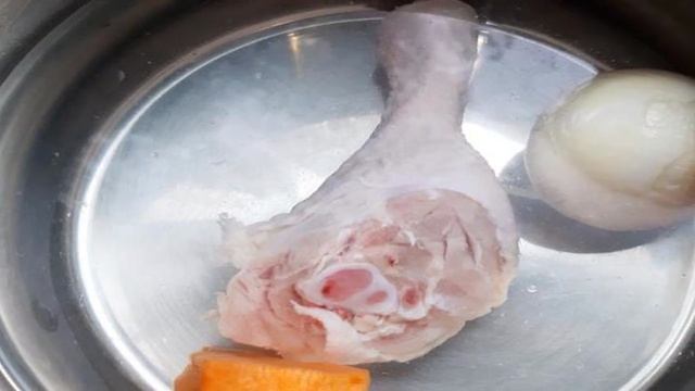 Бульон куриный со спагетти