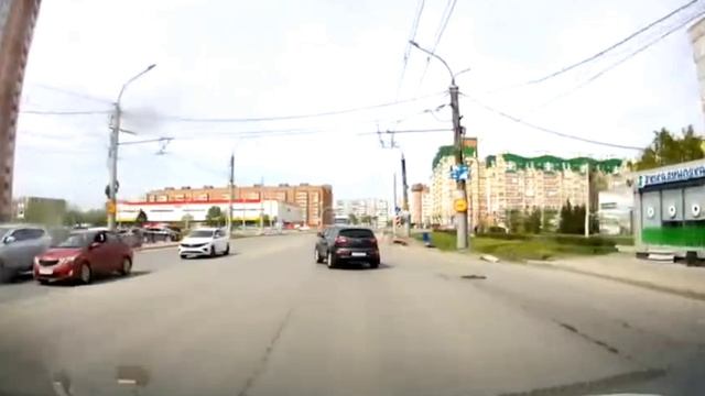 Опасные маневры двух водителей