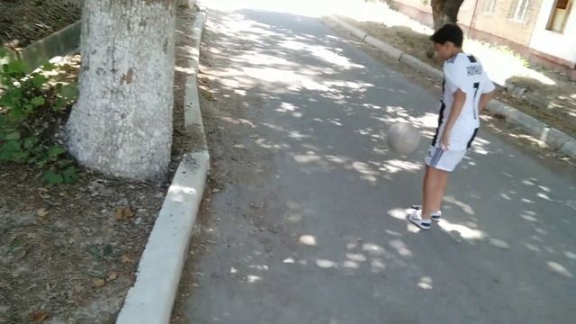 Кто больше начиканит мяч