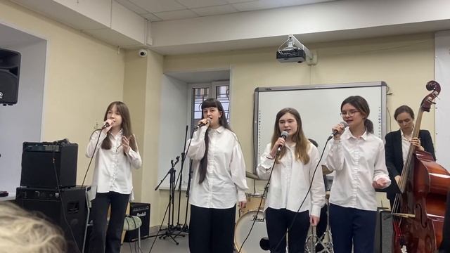 «Спасибо, музыка», муз. М.Минкова, сл. Д.Иванова исп. Ансамбль «Академии джаза»