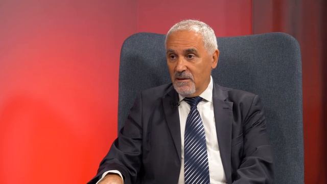 Отговорите: С политолога Любомир Стефанов, дипломата Любомир Кючуков и Мария Брестничка от НМД