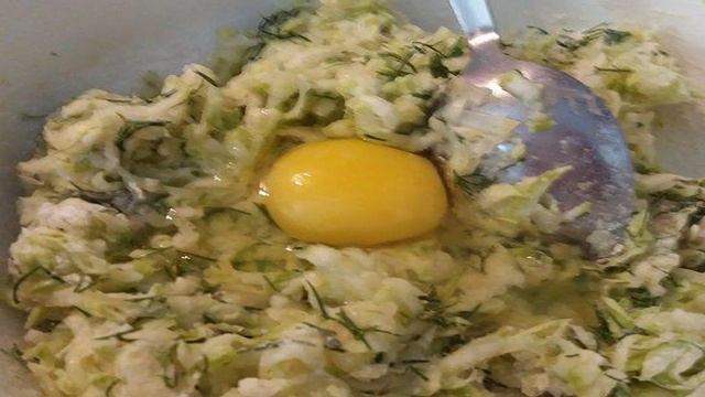 Оладьи из кабачка с укропом