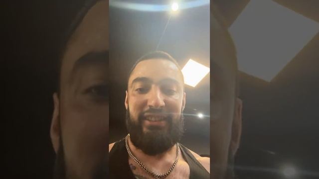 Axmedli_GYM в прямом эфире! Тренировка с другом) Грудь Плечи