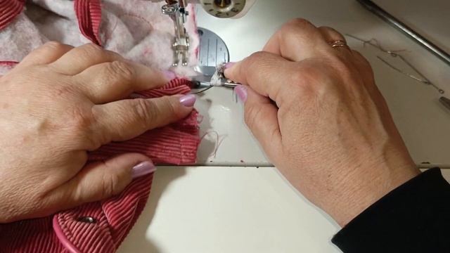 Расставляю куртку по бокам