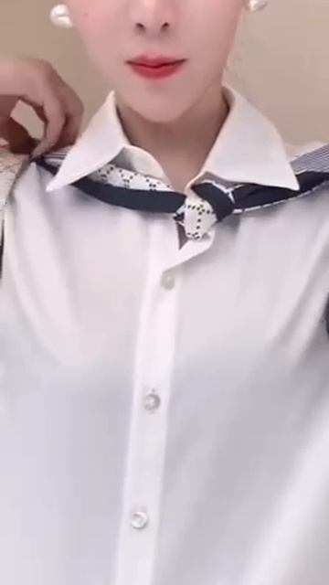 Разбавляем платком белую рубашку