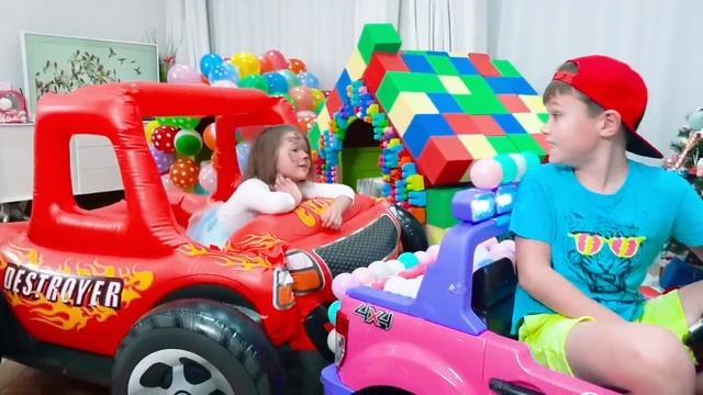 Miss Katy • Мисс Кейт - Макс и Катя украсили свои домики