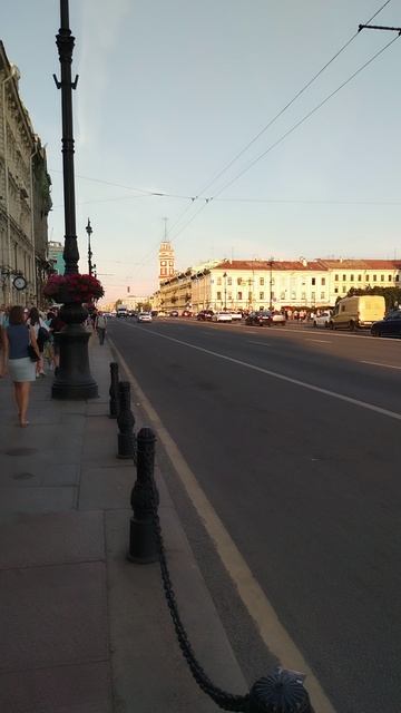 На Невском проспекте, Петербург. 25 июля 2024.