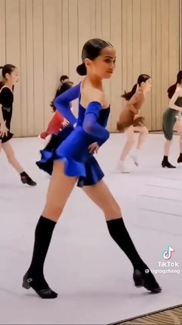 Клип @dancee_biz