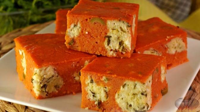 ТОМАТНЫЙ ПИРОГ С БРЫНЗОЙ, ТВОРОГОМ И ЗЕЛЕНЬЮ