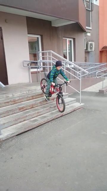 Как спускаться по лестнице