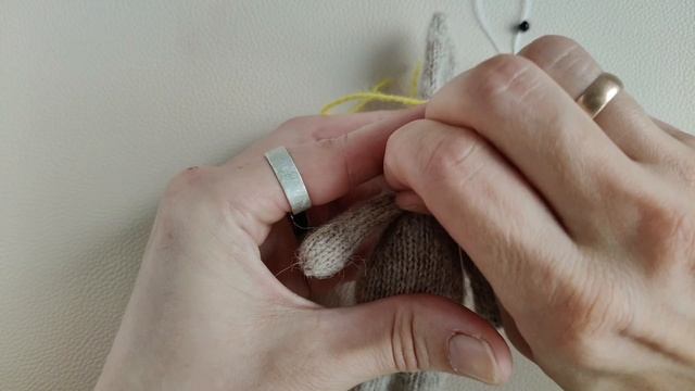 малыши. зайка. глаза