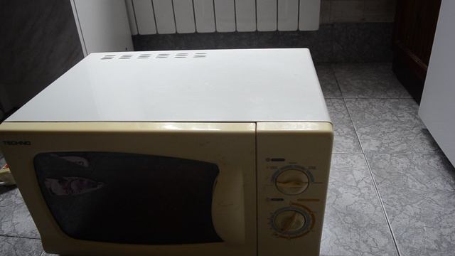 Микроволновая печь Tehno (на запчасти)