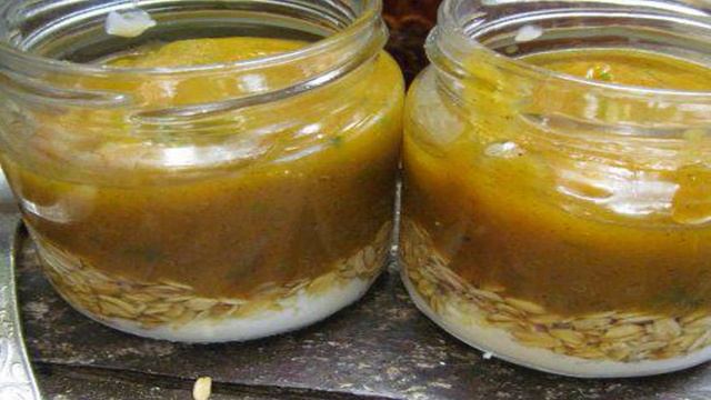 Овсянка с тыквенным пюре и йогуртом