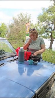 Чай на капоте.