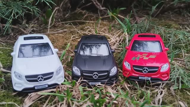 Сравнение моделей Mercedes-Benz GLE Coupe  первого поколения от "Технопарка".