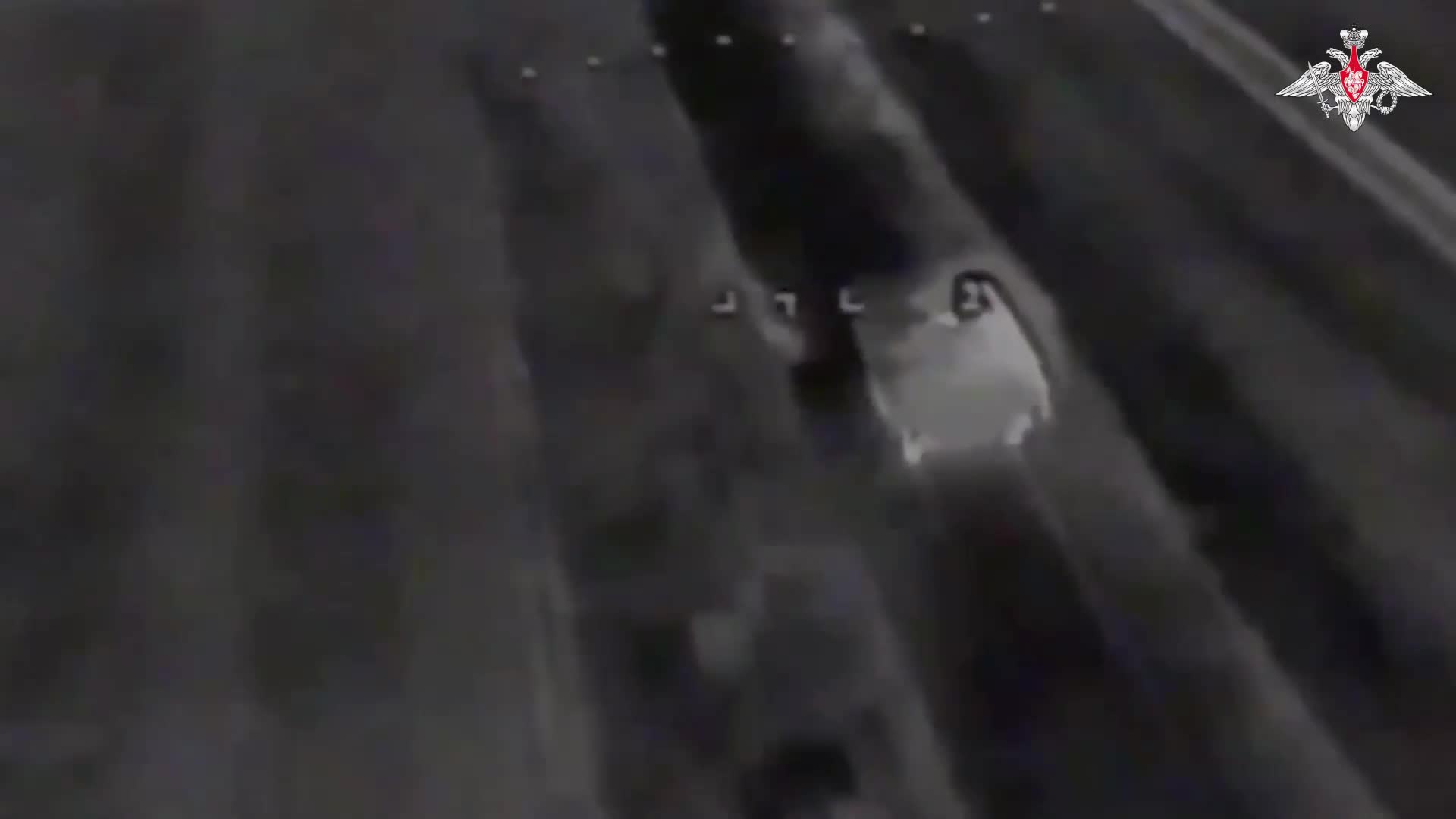 💥 Оператор FPV-дрона группировки войск «Восток» уничтожил бронетранспортер «Stryker» и сорвал ро...