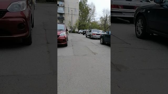 Гульки по району под песню 
Династия - Войди в мой храм