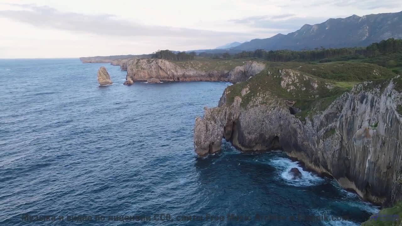 Мелодия превращает кадры в личный портал в мечты - Passing Between Dimensions -- Kirk Osamayo -- Sea