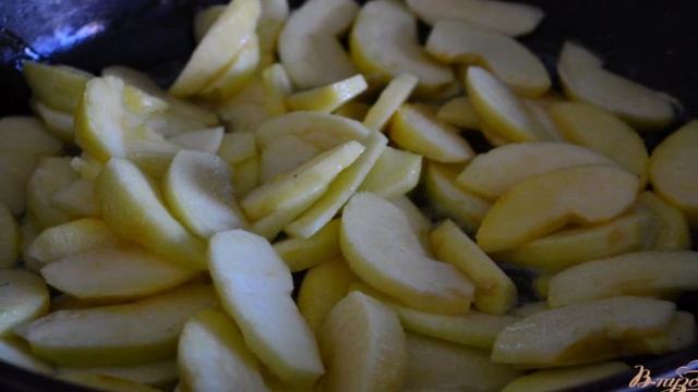 Тирамису с карамелизированными яблоками