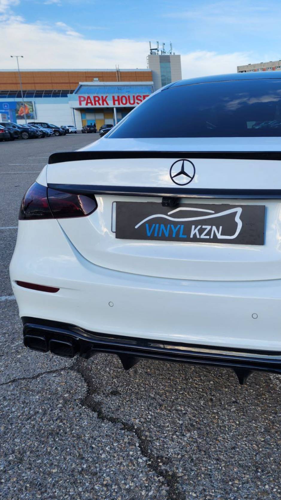 Mercedes Benz Е-class - антихром, бронирование, оклейка крыши и установка диффузора