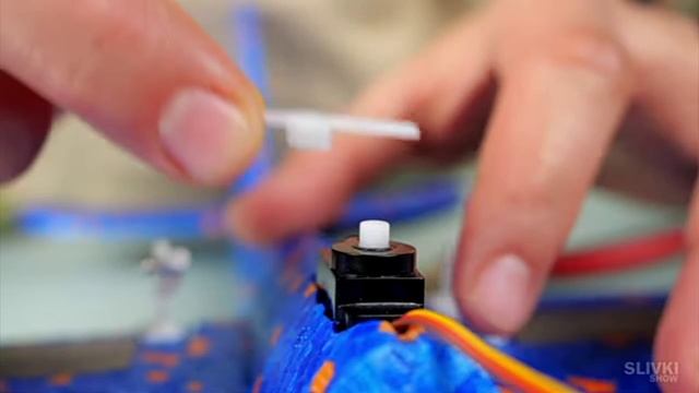 SlivkiShow переделал 2$ самолёт в радиоуправляемый истребитель