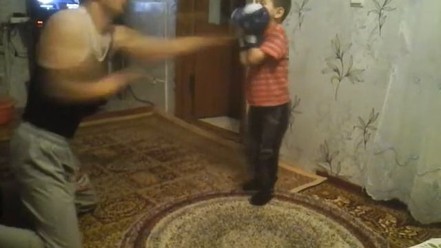 Как тренировать детей дома 16.04.2017