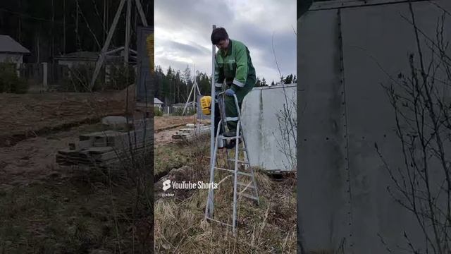 Бензиновый копер - крутая вещица! #строюзабор #забитьстолб