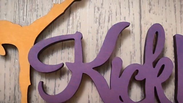 Медальница кикбоксинг для девушки с полкой